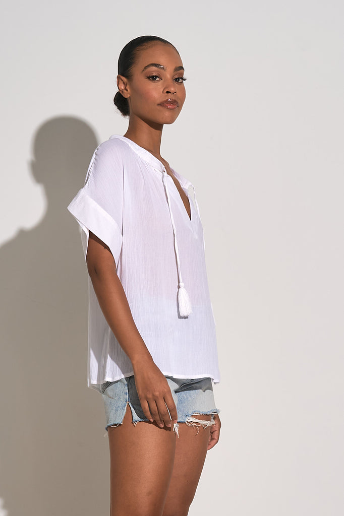 Elan White Short Sleeve V-Neck Top